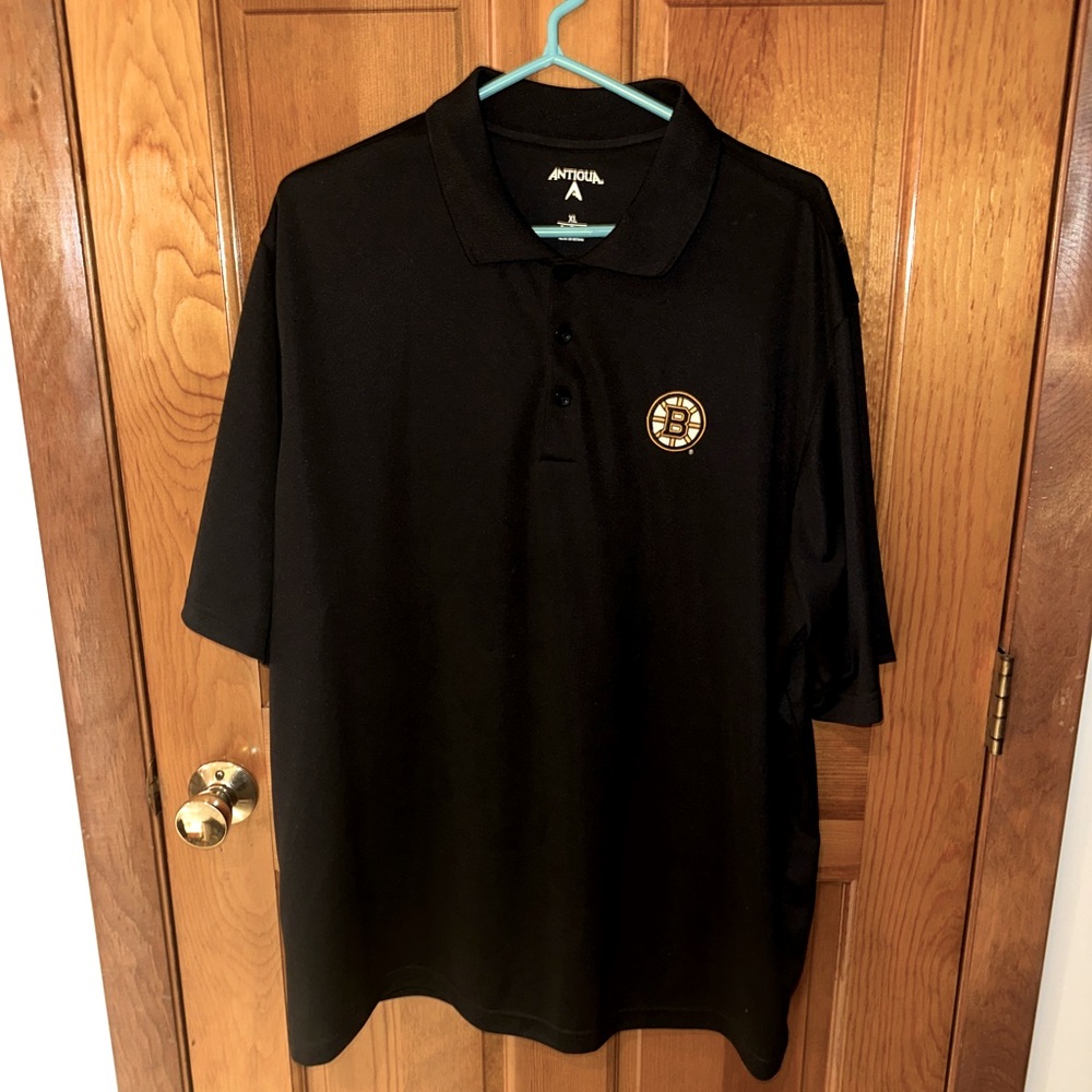 Mens Short Sleeve Boston Bruins Polo collared shirt. New without tags